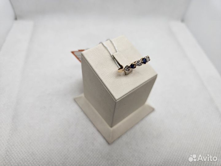 Золотое кольцо с камнями (бульвар)