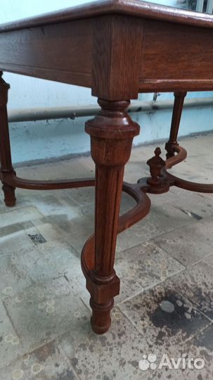 Стол антикварный