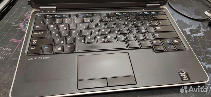 Dell latitude e7240 I5/8/128/HD/ Новый акб