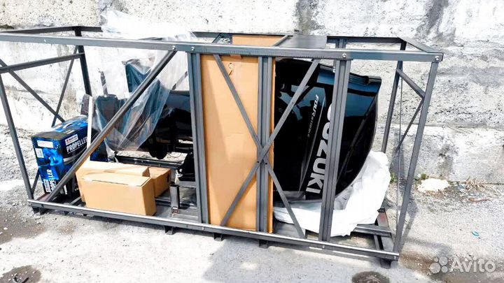 Мотор лодочный Suzuki DF200ATX черный в наличии