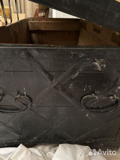 Сундук деревянный старинный