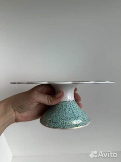 Тортовница с лопаткой