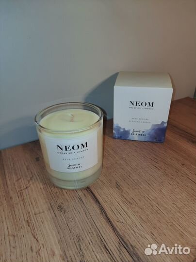 Ароматическая свеча neom