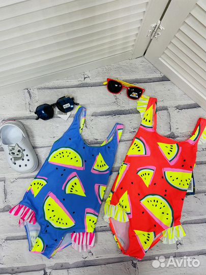 Купальник для девочки,новый,с защитой