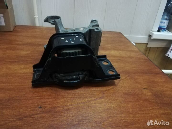 Подушка двигателя правая nissan x-trail t31