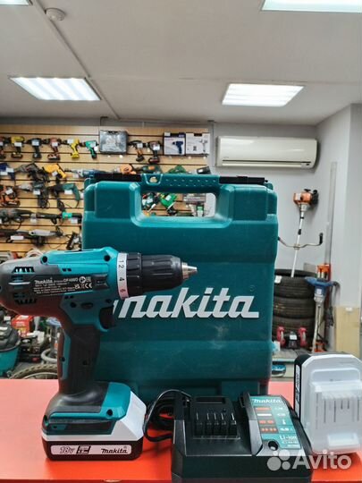 Аккумуляторная дрель-шуруповерт Makita DF488DWE