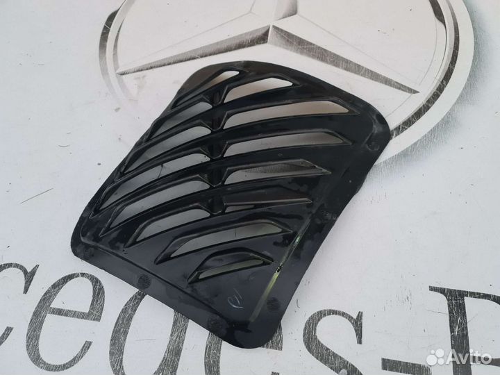 Жанры переднего левого подкрылка Mercedes W166