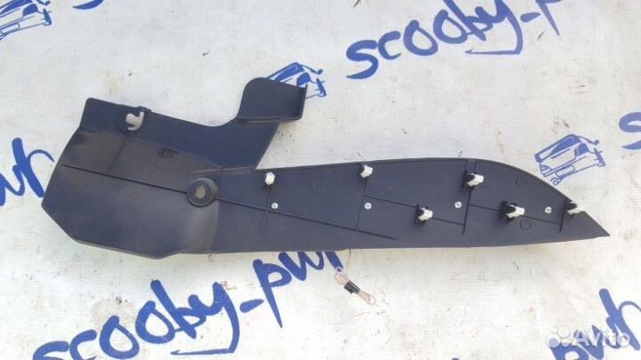 Накладка центральной консоли передняя правая