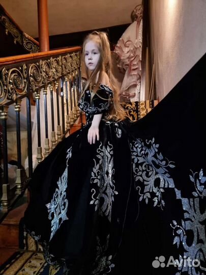 Детские нарядные платья и костюмы