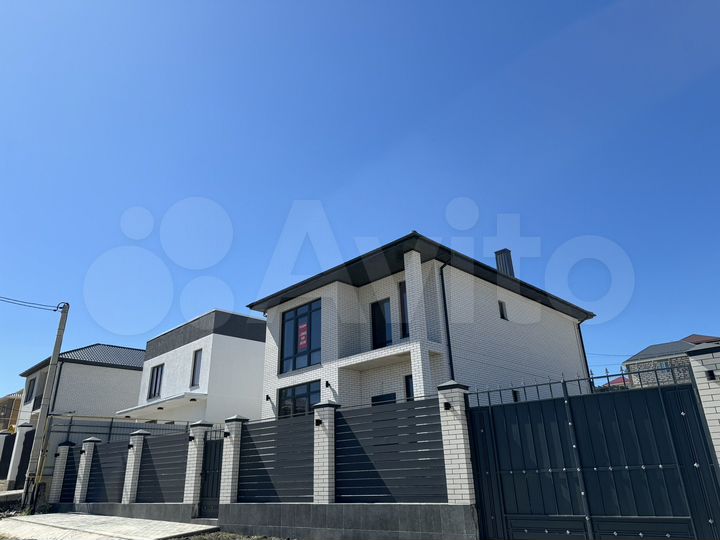 Дом 182 м² на участке 5 сот.