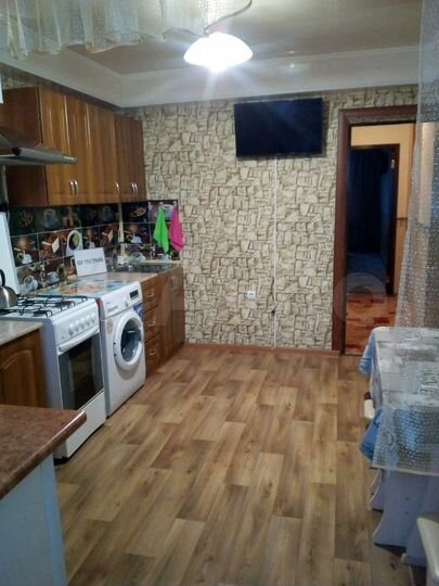 2-к. квартира, 60 м², 3/6 эт.
