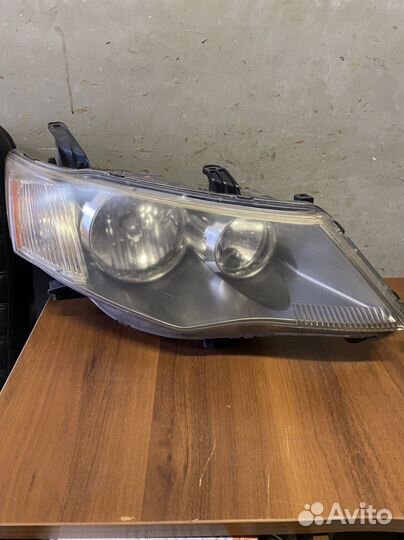 Фара Mitsubishi outlander XL CW