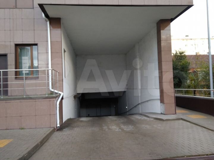 Машиноместо, 30 м²