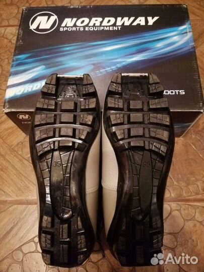 Лыжные ботинки размер 35