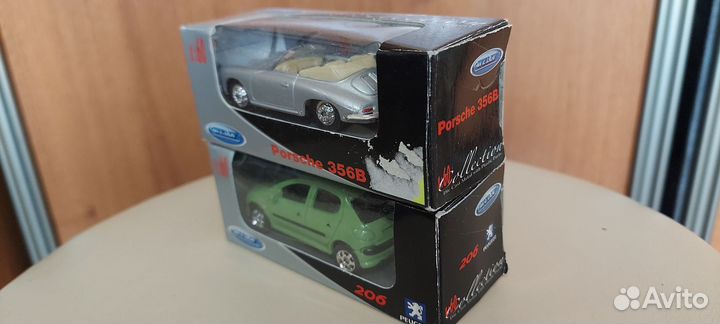 Модель автомобиля металл