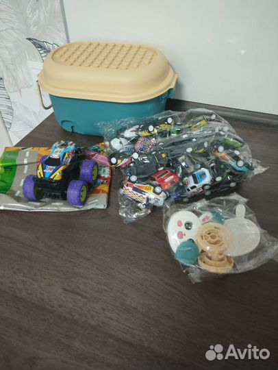 Набор машинок новый