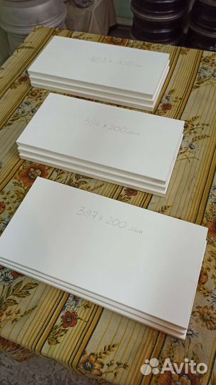 Полка настенная белая