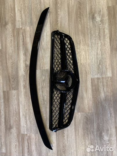 Решетка радиатора mercedes w204 amg