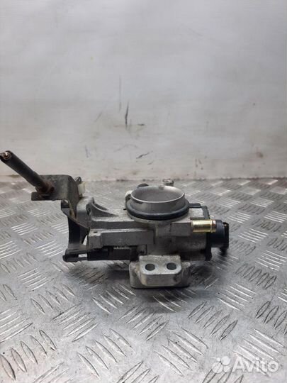 Дроссельная заслонка Toyota Yaris хэтчбэк 5 дв