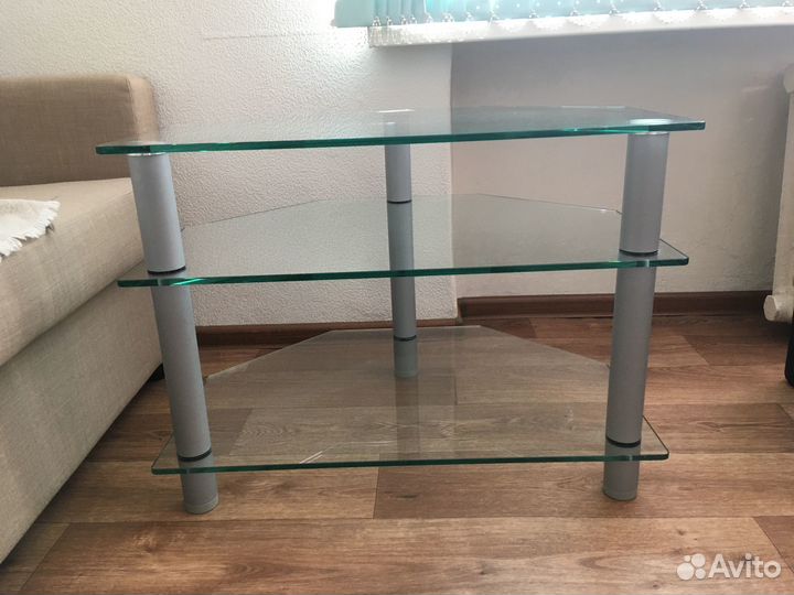 Стеклянная тумба под тв (без сколов)