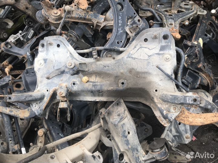 Передний подрамник Peugeot 206