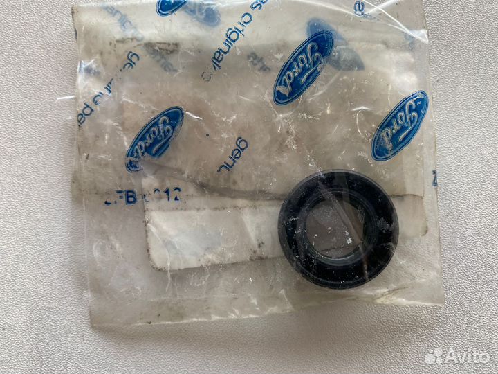 1555461 Сальник штока Форд Транзит