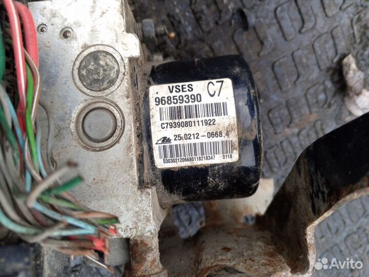 Блок абс на Шевроле Каптива 2008г