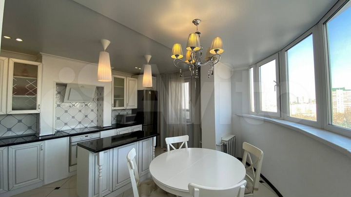 3-к. квартира, 95 м², 5/17 эт.