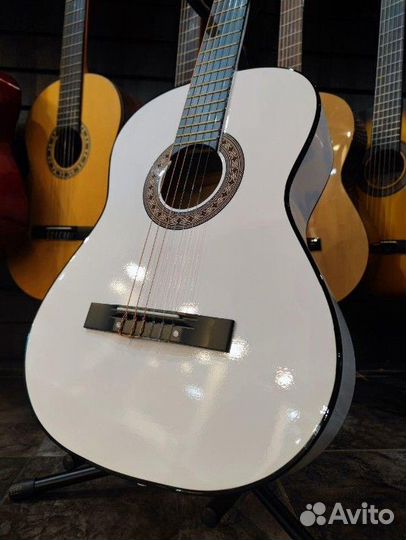 Гитара классическая полноразмерная