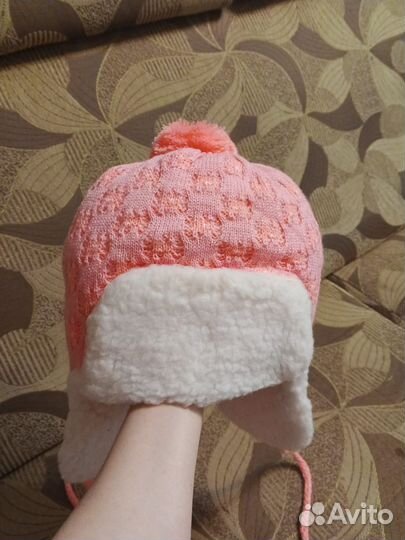 Шапка зимняя для девочки на 2-4 года