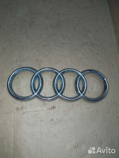 Audi A4 A6 эмблема решётки радиатора