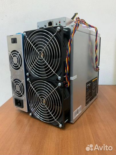 Whatsminer M50, Bitmain Antminer, Avalon