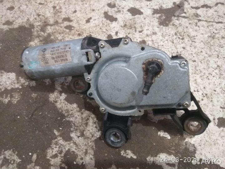 Моторчик заднего дворника на Ауди Олроад 2002 года