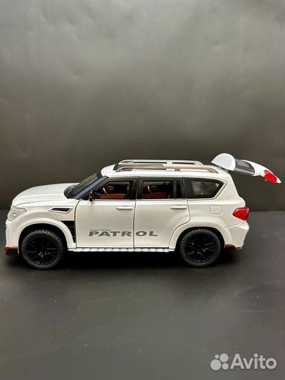 Игрушка машинка железная