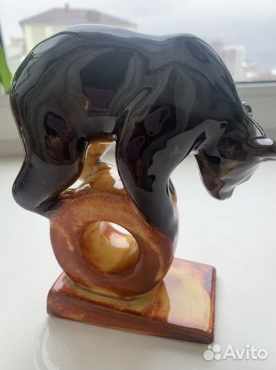 Статуэтка фарфор