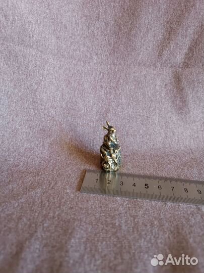 Наперсток литье заяц на пне