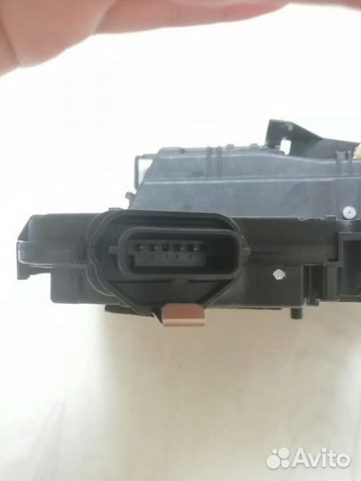 Замок двери левой задней LADA X-RAY 825032877R