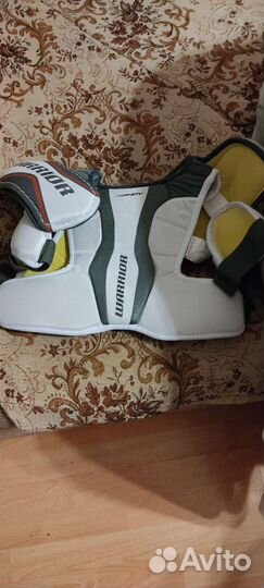 Нагрудник хоккейный Warrior