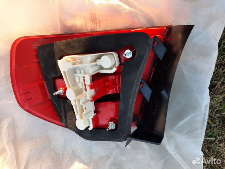 Фонарь задний левый BMW 3 E90