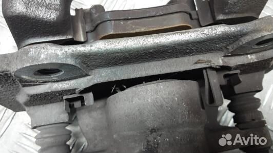 Суппорт тормозной задний левый toyota verso AR2 (9