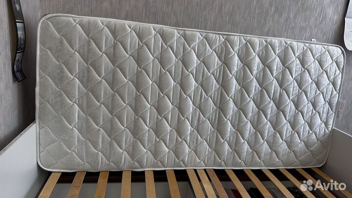 Кровать односпальная 90х200 с матрасом бу