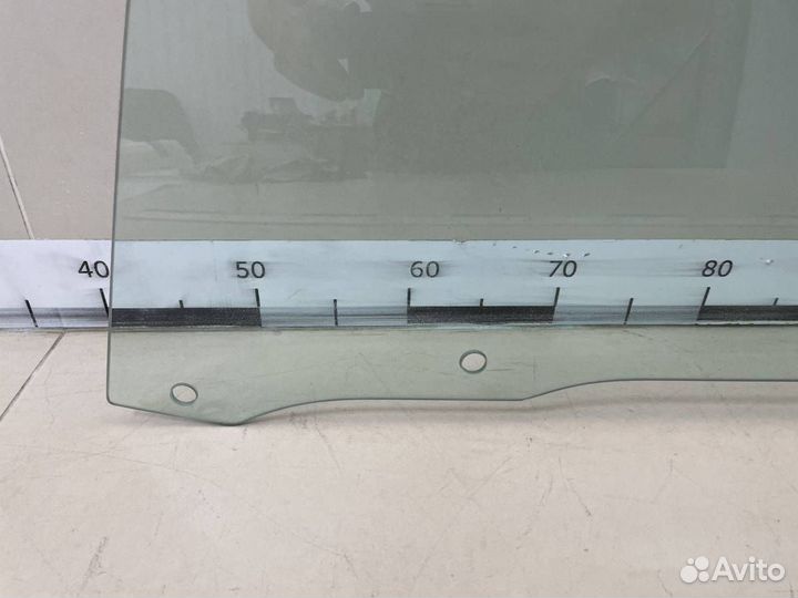 Стекло двери передней левой Toyota Mark 2 x80 1988