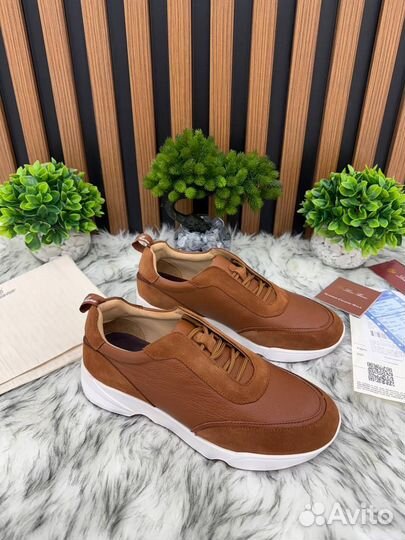 Стильные кроссовки loro piana