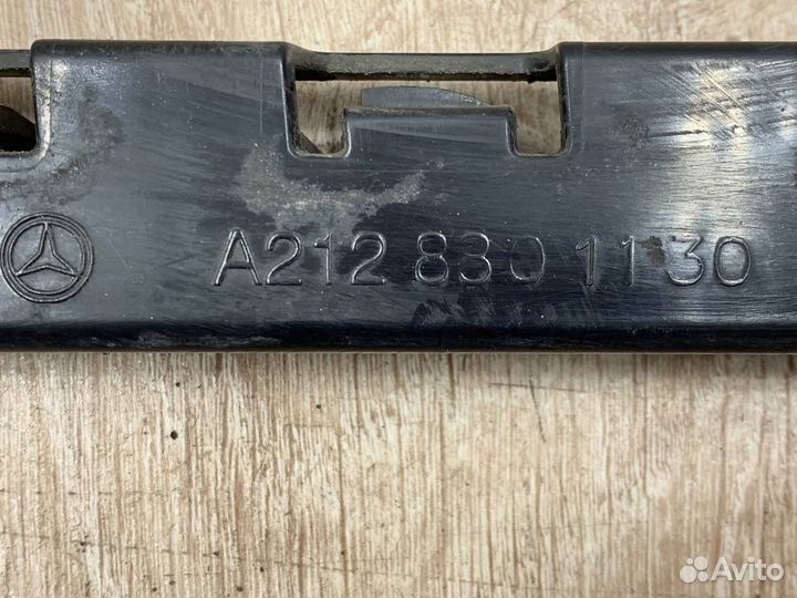 Кронштейн заднего бампера левый Mercedes W212 E