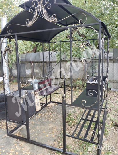 Мангал с крышей