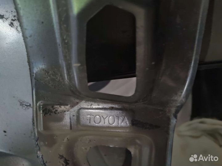 Крыло левое на тойоту аурис 2006-2010 оригинал