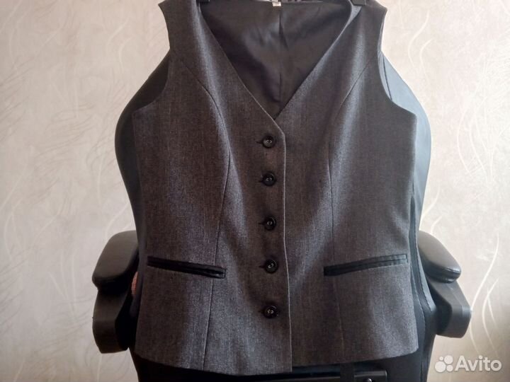 Жилетка женская