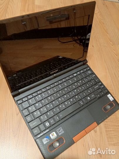 Ноутбук Toshiba NB520-10E