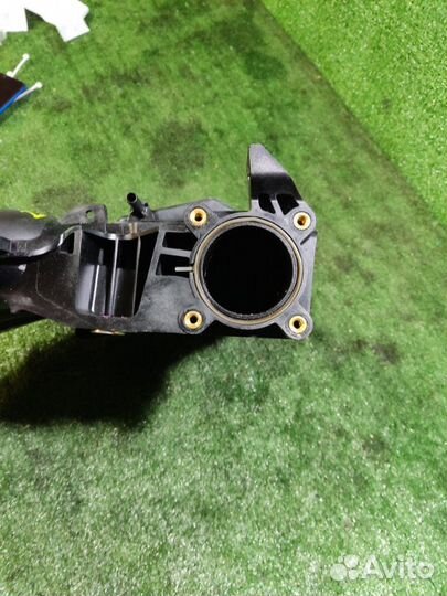 Впускной коллектор Nissan 1.5 Hr15De