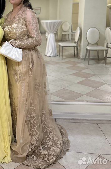 Вечернее платье